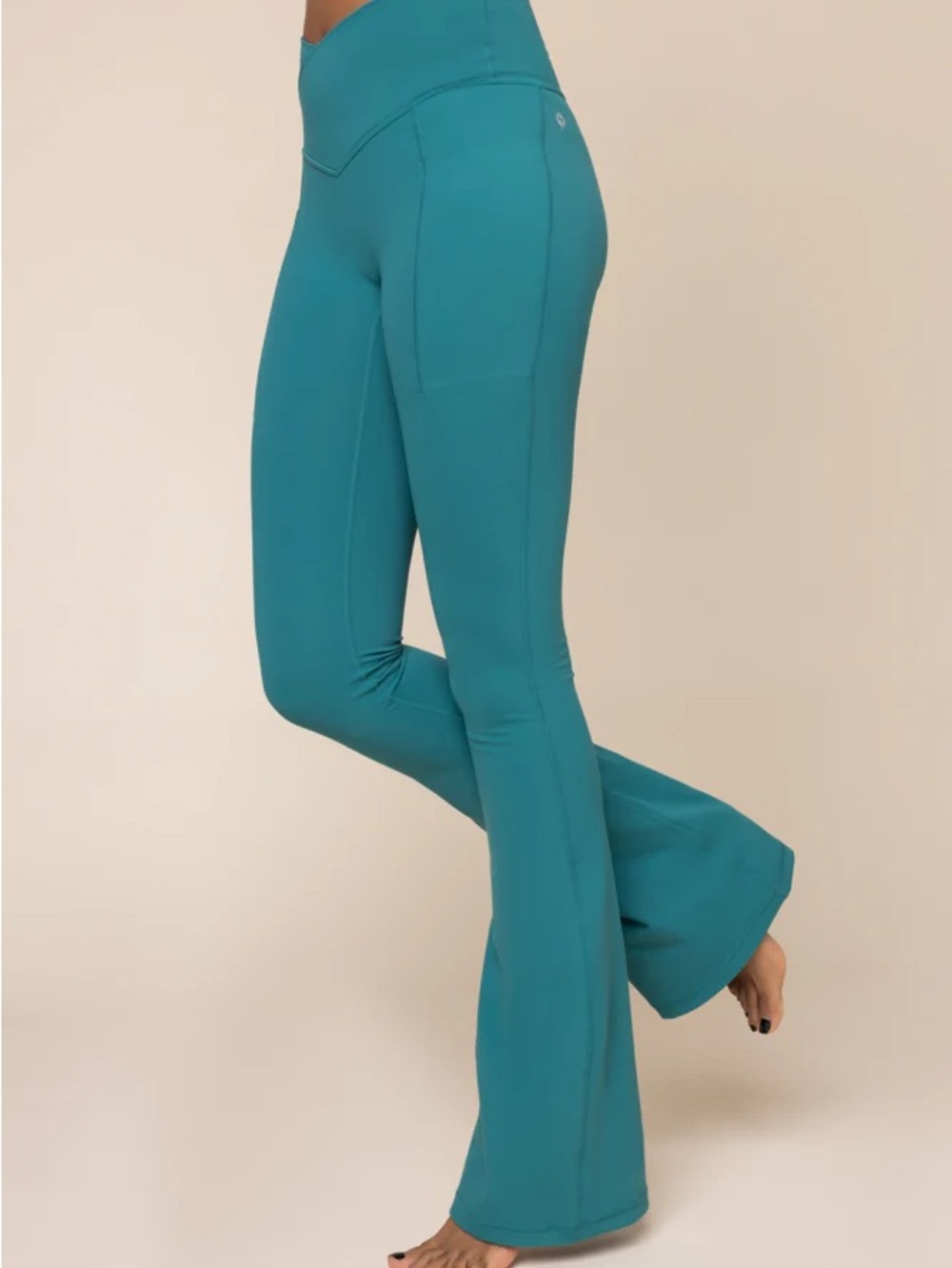 POPFLEX Crisscross Hourglass® Flared Legging with Pockets - Emerald - Picture 2 of 12